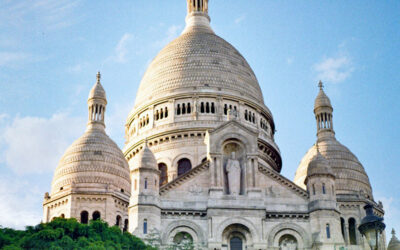 Basilique du Sacré-Coeur, Paris et ses trois dômes blancs