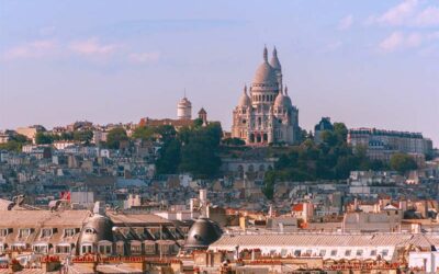 Basilique du Sacré-Coeur avec vue aérienne et toits de Paris