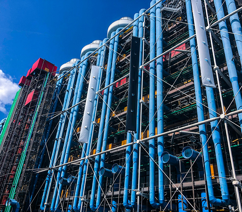 Centre Pompidou à Paris avec ses canalisations bleues