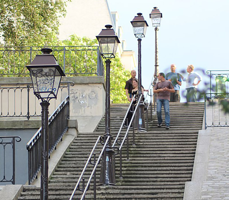 Montmartre et escalier vers Sacré-Coeur à Paris