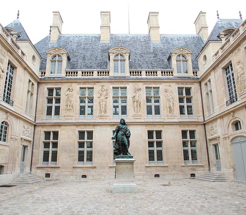 Musée Carnavalet à Paris, cour intérieure