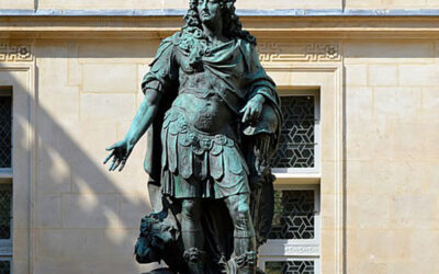 Musée Carnavalet et statue de Louis XIV en cour intérieure